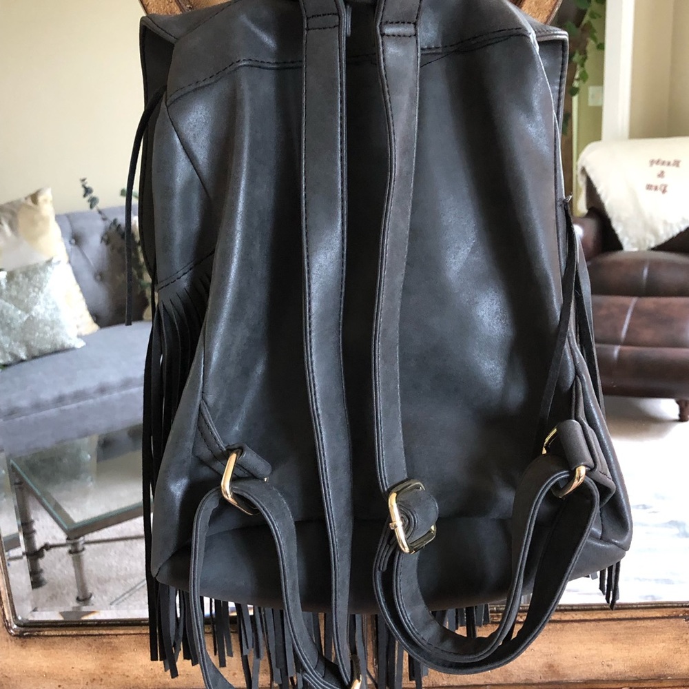 Backpack - Picture 3 of 7